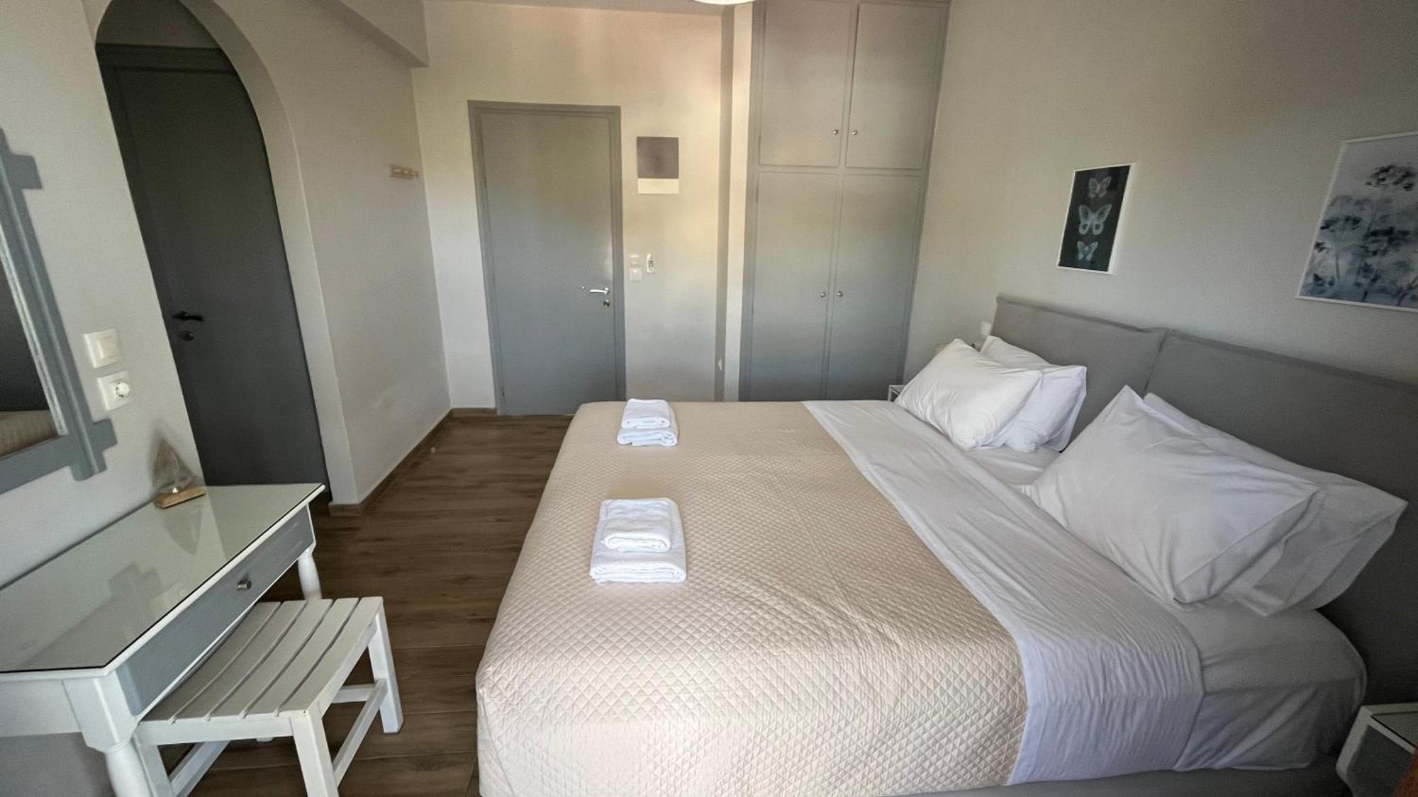 Aparthotel Golden Evelyn Ajia Paraskiewi Zewnętrze zdjęcie