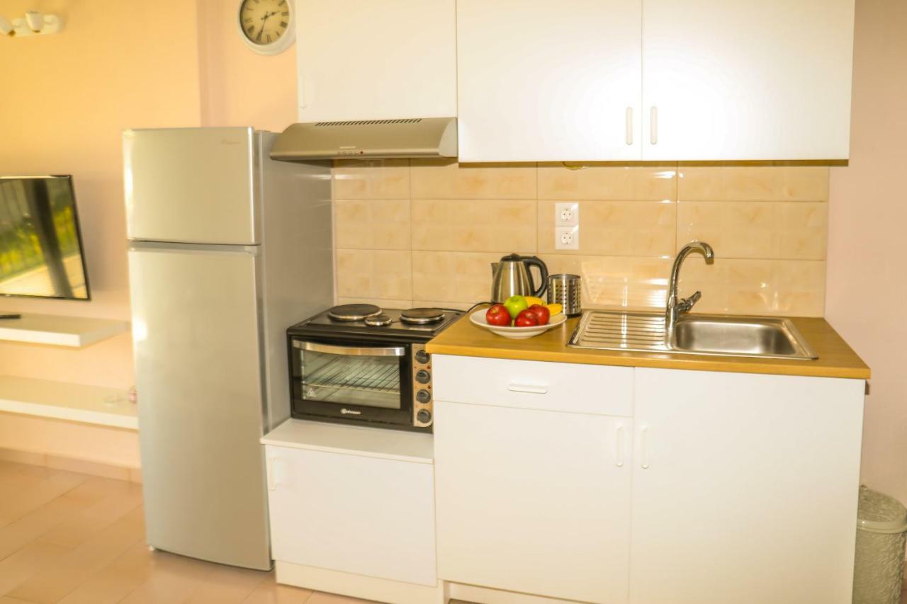Aparthotel Golden Evelyn Ajia Paraskiewi Zewnętrze zdjęcie